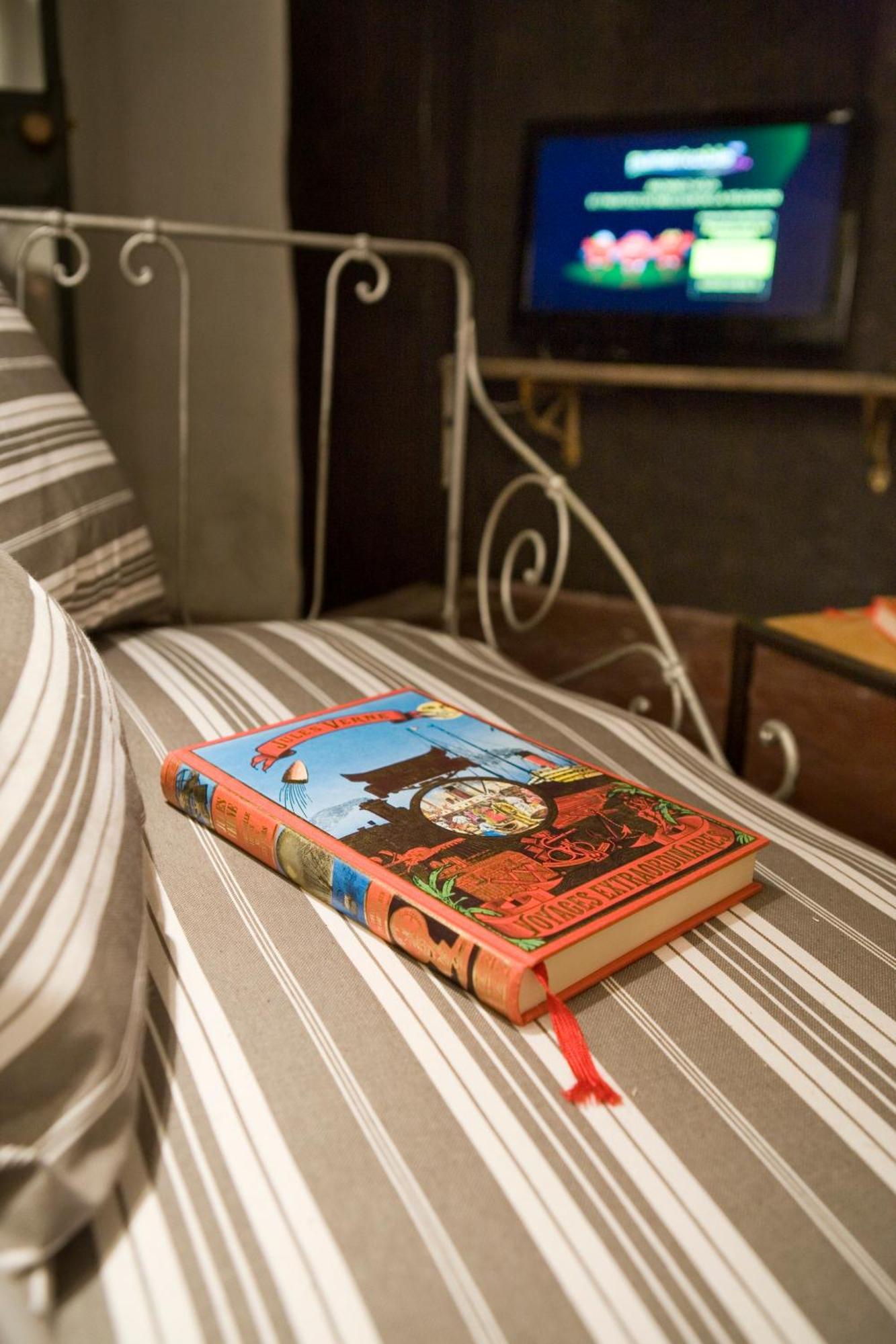 Surprenantes- Jules Verne ภายนอก รูปภาพ